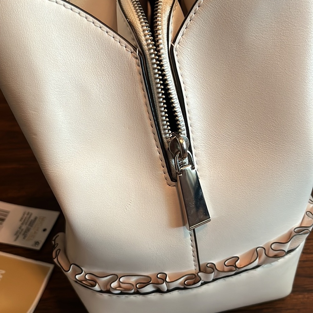 Michael Kors studio tote w dust bag and crossbody strap - Picture 4 of 10